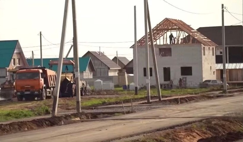 Тшӧтш и олан керка кыпӧдӧмӧн